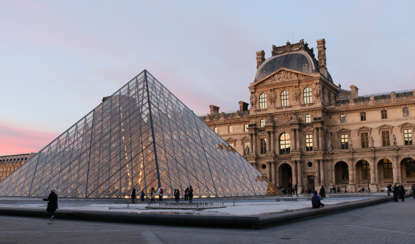 Exploring the Masterpieces of the Louvre Museum - EdRanks.com ...